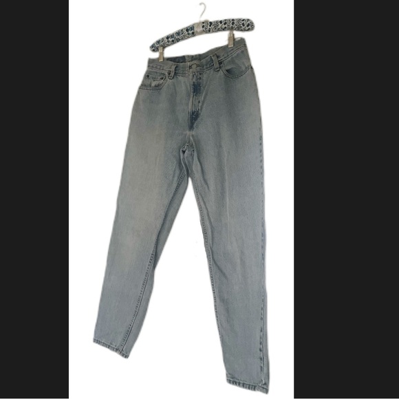 Vintage Levis Light Wash Relaxed Fit Tapered Leg Mom Jeans Size 6 Medium Women - Picture 2 of 4